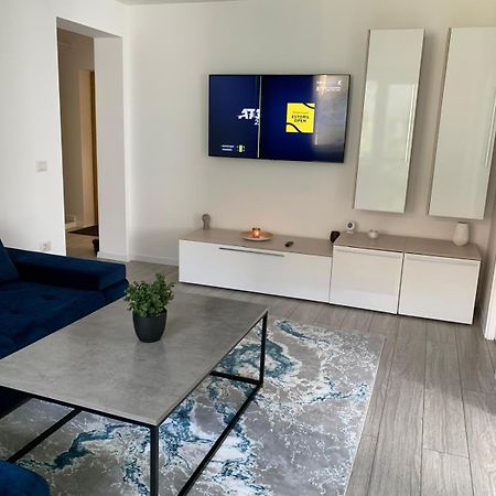Rose Apartment Piatra Neamţ Esterno foto