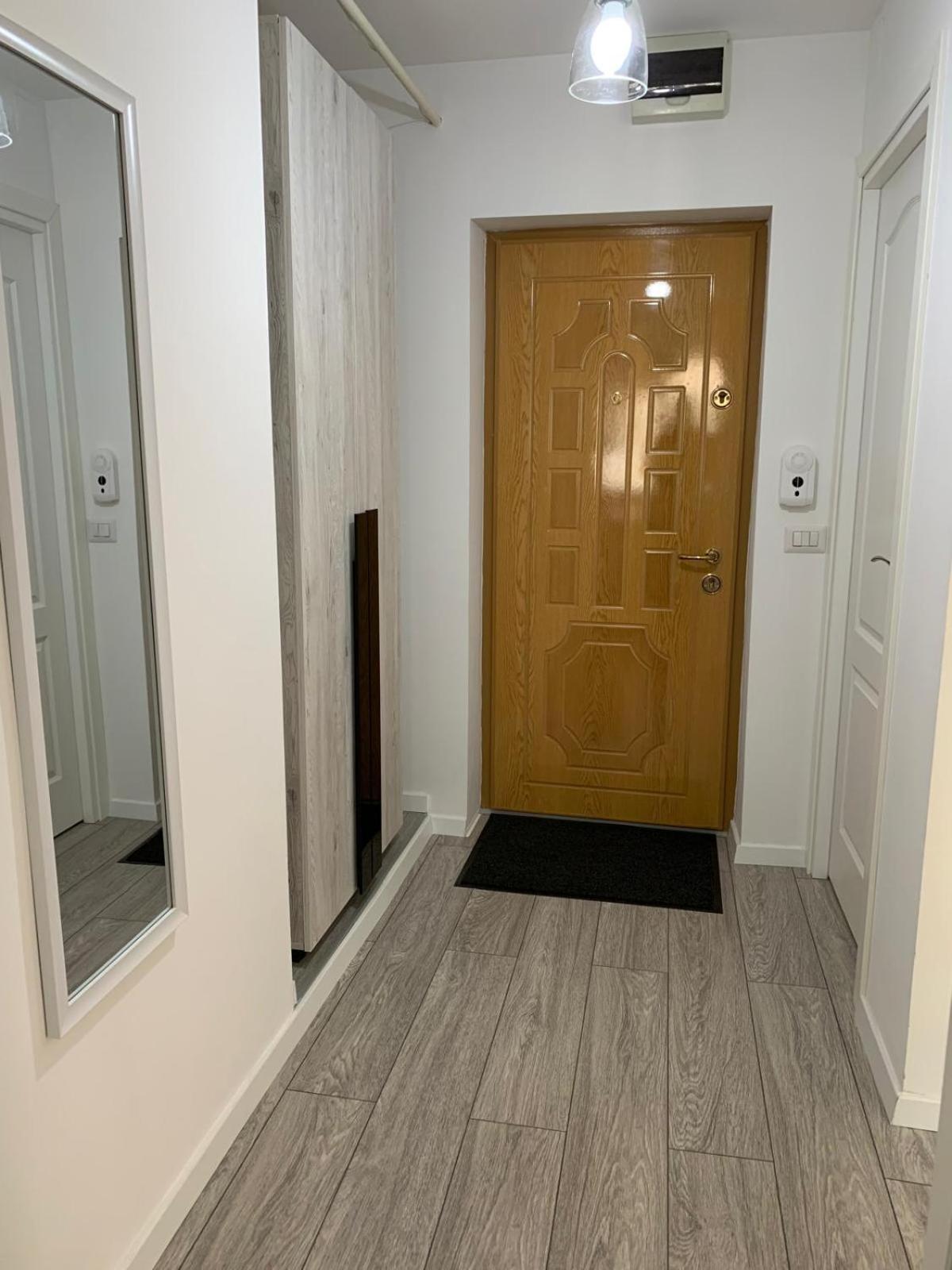 Rose Apartment Piatra Neamţ Esterno foto
