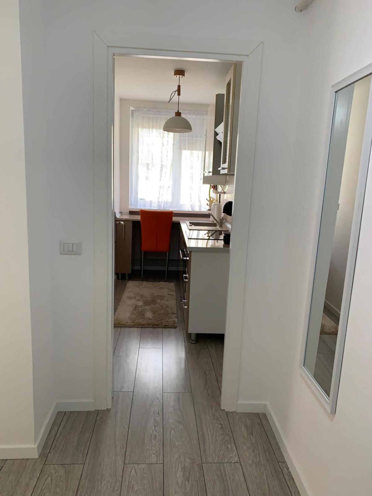 Rose Apartment Piatra Neamţ Esterno foto