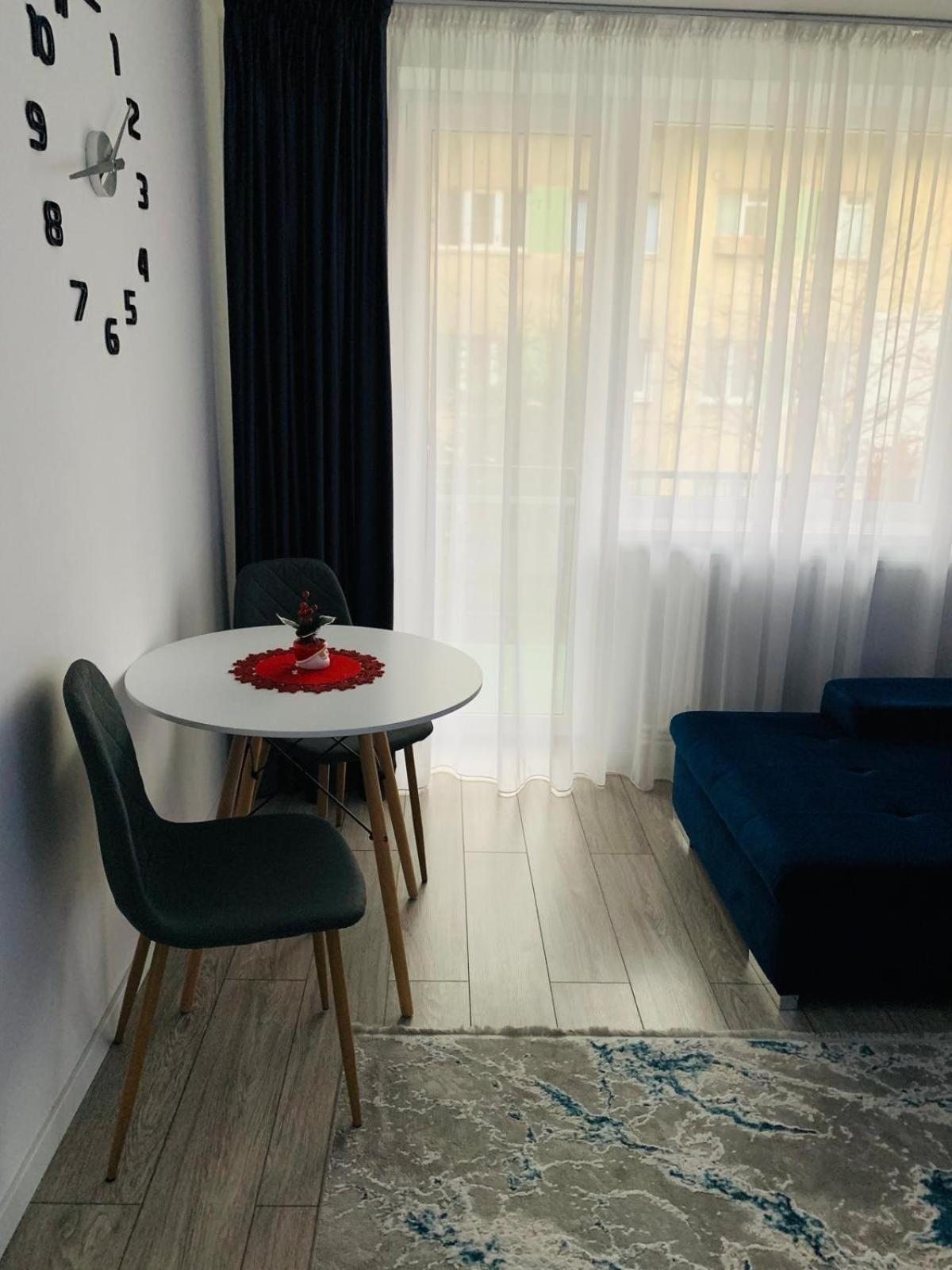 Rose Apartment Piatra Neamţ Esterno foto